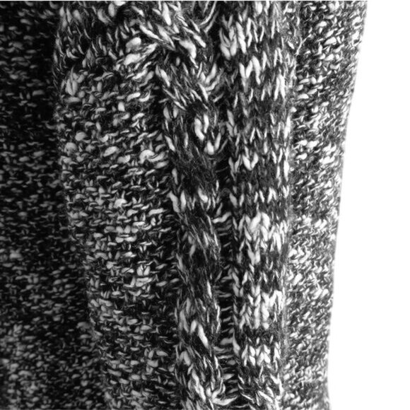 Mudd Size M Juniors Sweater Black White Marbled Knit Hi-Lo Open Weave - Picture 8 of 11